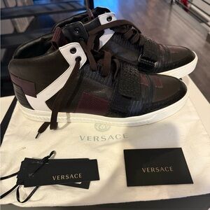 Versace Men's Black and Burgundy High-Top Sneakers